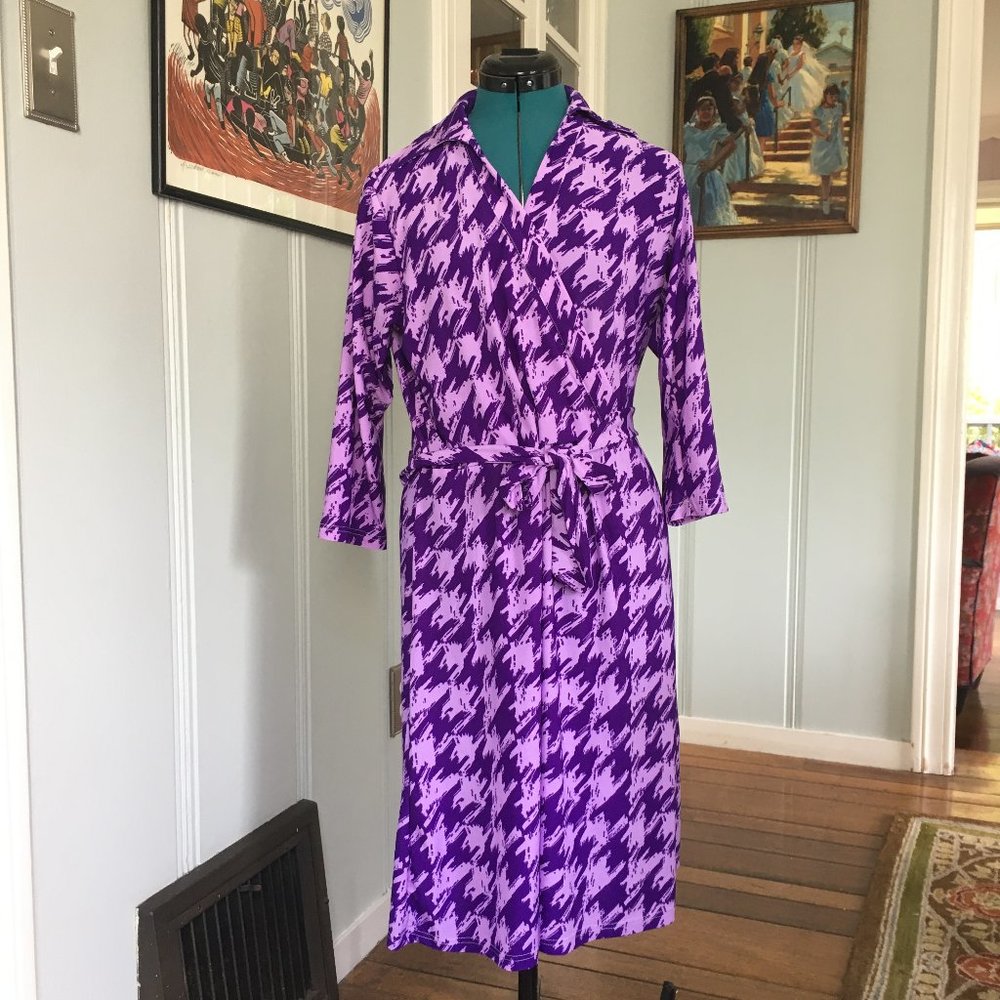 Stretchy abstract houndstooth faux wrap dress